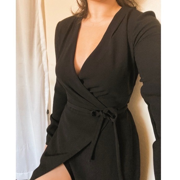 Aritzia Babaton Juro Wrap Dress in Denude - Picture 2 of 6